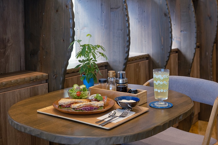 モーニングタイムのサンドウィッチ