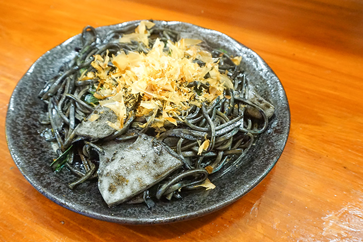 「イカ墨焼きそば」