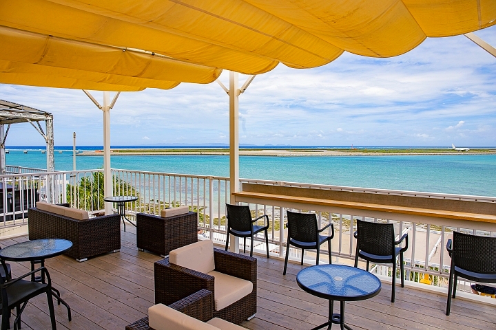 Cafe Bar SEE THE SEAのテラス席