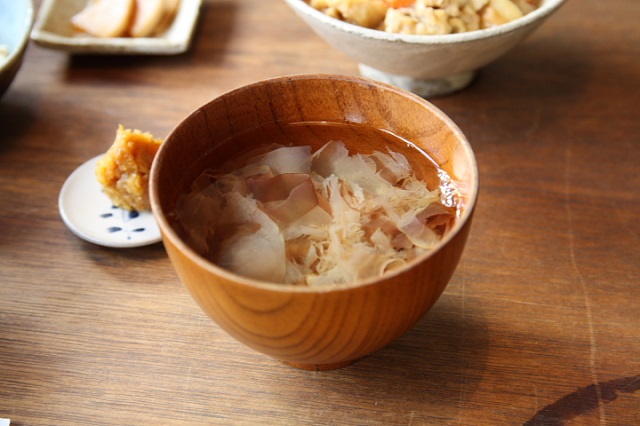 あめいろ食堂でいただく沖縄の家庭の味「かちゅー湯」