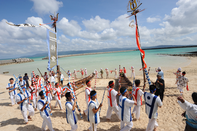 鳩間島の豊年祭