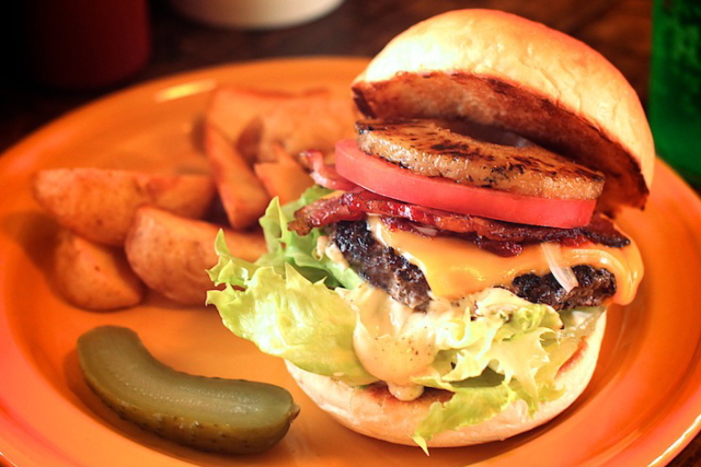 古き良きアメリカにタイムスリップしたような炭焼きパテのハンバーガー屋さんGordie's（ゴーディーズ）