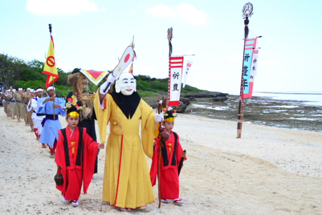 八重山、黒島の豊年祭