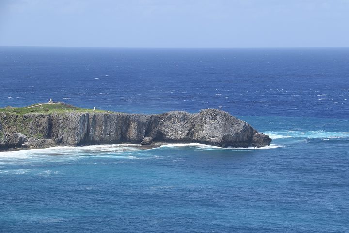 沖縄本島の最北端！ダイナミックな景色が広がる「辺戸岬（へどみさき）」