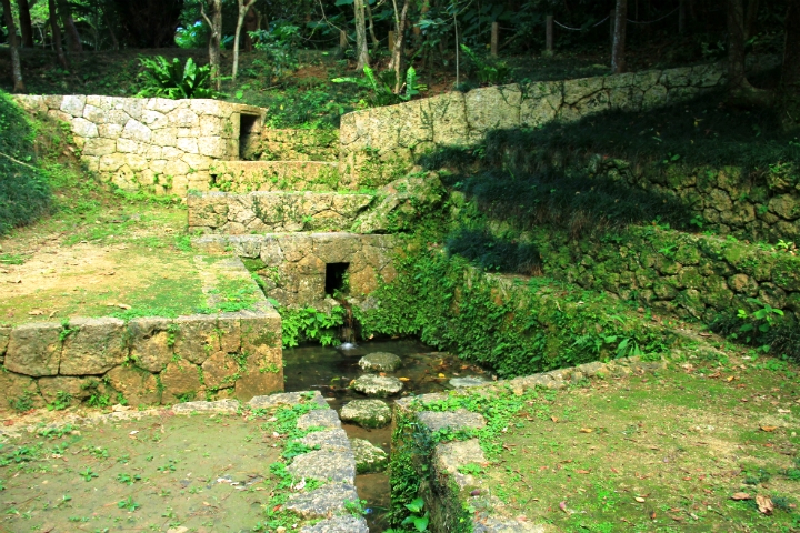 ＜沖縄の伝説ぶらり歩き＞ 羽衣伝説 ～ 宜野湾市真志喜「森の川」