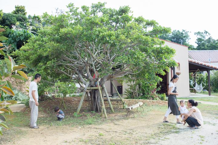 「活き活きと暮らす人々の物語をなぞるように沖縄を歩く」今までになかったガイドブック、『新版 あたらしい沖縄旅行』