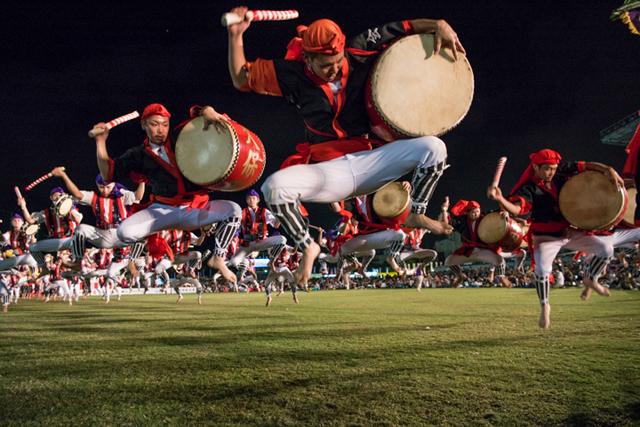 沖縄最大のエイサーの祭典・沖縄全島エイサーまつりの魅力［その２］・中日「第40回沖縄市青年まつり」