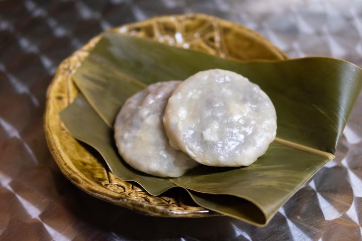 創業160年とも言われる老舗饅頭屋「山城まんじゅう」。首里散策のお供に素朴な味わいの饅頭はいかがでしょうか？