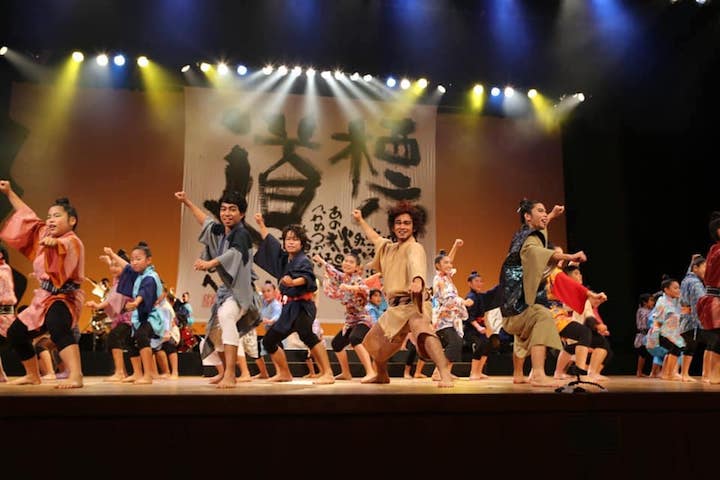 逆境に立ち向かう八重山の子どもたち、映像とステージのコラボレーション『現代版組踊「オヤケアカハチ」〜太陽の乱〜』