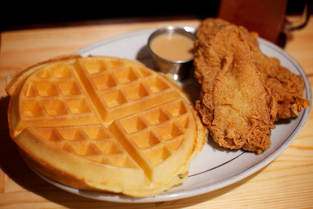 沖縄初上陸！今アメリカで大人気のチキン＆ワッフルの専門店CC's Chicken&Waffles