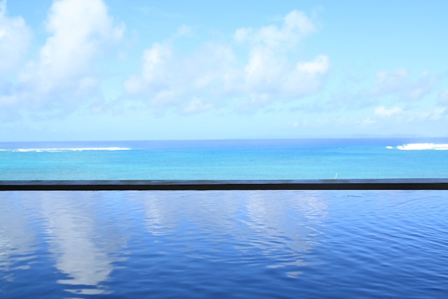 空と海とつながる天然温泉。那覇空港近く、瀬長島にある「琉球温泉 瀬長島ホテル」